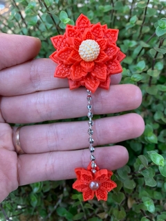 Imagem do Enfeite de Chimarrão de Biscuit Flor com Corrente