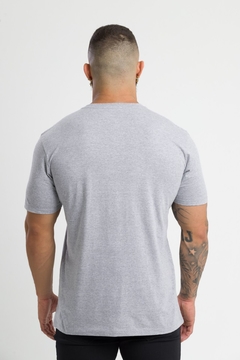 Camiseta Gray Shield na internet