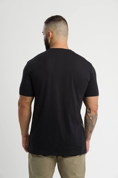 Camiseta Black Side na internet