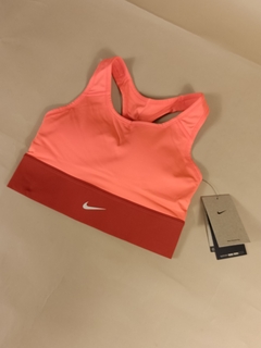 Top naranja pastel Nike