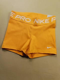 Short Nike Pro amarillo