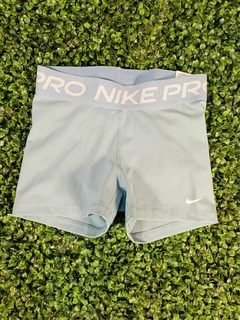 Short celeste pastel nike pro