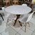 CONJUNTO MESA DE JANTAR PÉROLA REDONDA PINHÃO/TAMPO FENDI 100 + 3 CADEIRAS EAMES BRANCA