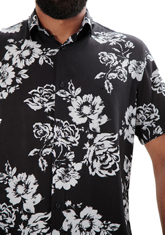 CAMISA MANGA CURTA EM VISCOSE COM ESTAMPAS - comprar online