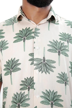 Imagem do CAMISA MANGA CURTA EM VISCOSE COM ESTAMPAS