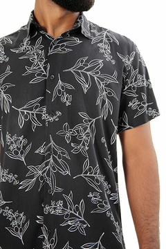 CAMISA MANGA CURTA EM VISCOSE COM ESTAMPAS - comprar online