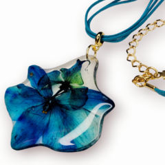 Colar orquídea azul - comprar online