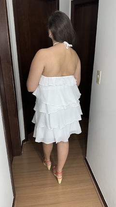 Vestido Curto com Babados em Tule na internet