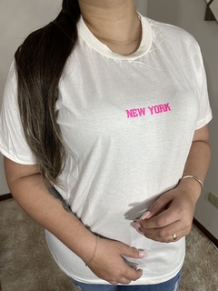 T-SHIRT FEMININA NEW YORK PLUS SIZE G - GG - comprar online