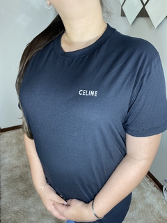 T-SHIRT FEMININA INSPIRAÇÃO CELINE PLUS SIZE G - GG - comprar online