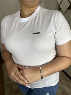 T-SHIRT FEMININA INSPIRAÇÃO COLCCI - comprar online