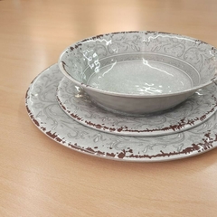 Plato postre gris melamina 20cm