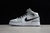 Air Jordan 1 Mid "Smoke Grey" na internet