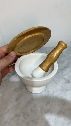 MORTERO DE CERAMICA CON TAPA Y BASE BAMBU - comprar online