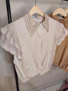 Blusa trabalhada no laise Nude