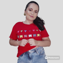 T-shirt bandeirinha no vermelho tecido algodão