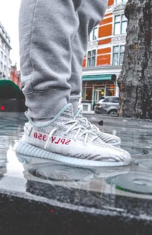 Tênis Yeezy Boost 350 V2 'Blue Tint