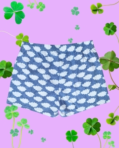 Short de pijama con nubes en internet