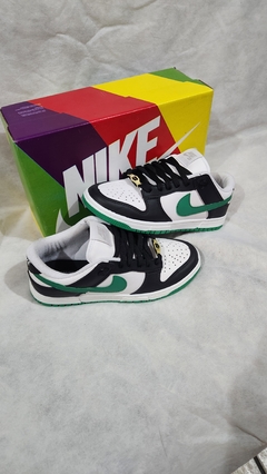 TÊNIS NIKE DUNK VERDE C/ PRETO - comprar online