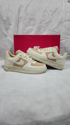 NIKE AIR FORCE BEGE