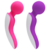 Vibrador massageador Eve, estilo varinha mágica. Vibradores estilo varinha mágica são aclamados no mundo inteiro graças ao seu alto poder de estimulação. Possui 9 modos de vibração, vibração super intensa. Possui bateira interna recarregável via USB/Tomad