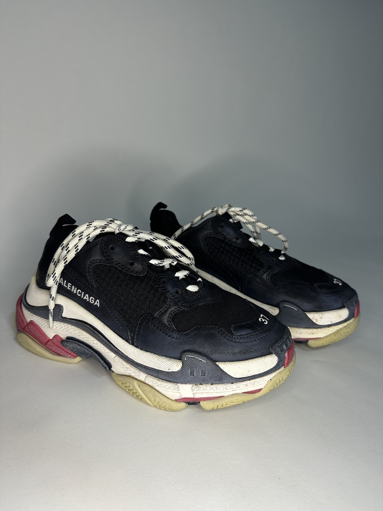 Tênis Balenciaga Triple S (35 BR) - FACILITA