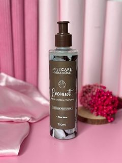 Gel de limpeza corporal coconut 200ml - MISS RÔSE