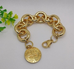 Pulseira dourada medalha de São Bento - comprar online