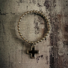 Pulsera metal con dije cruz negra