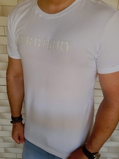 Camiseta Burberry na internet