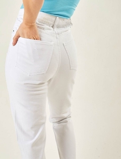 Jean Mom Fit White en internet