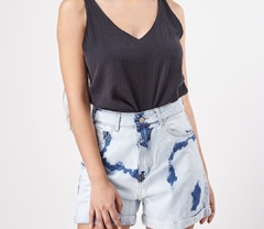 Short De Jean Mom Batik Rigido Con Ruedo - comprar online