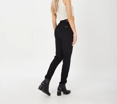 Jean Chupin Elastizado Negro Estatico con tachas - comprar online