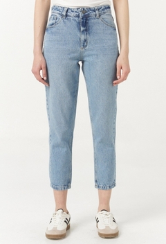 JEAN MOM LIGHT BLUE - comprar online