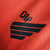 A nova camisa titular do Athletico Paranaense tem cor vermelha predominante com faixas diagonais pretas na parte inferior esquerda. Gola redonda, punhos, escudo e logo da Umbro em preto. Na nuca, frase 'Só se veste por Amor' e logo Umbro.