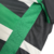 Manto titular do Sporting homenageia Francisco Stromp com preto dominante, listras horizontais e escudo verde e branco. Logo Nike em verde e Betano em preto.