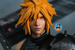 Estatua Cloud Strife Final Fantasy 7 - Nerd Marombeiro