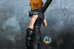 Estatua Cloud Strife Final Fantasy 7 - comprar online