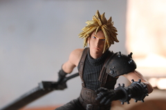 Estatua Final Fantasy 7 - Nerd Marombeiro