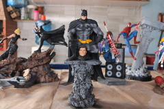 Estatua Batman sentado