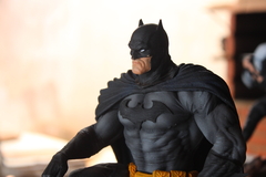 Estatua Batman sentado - loja online