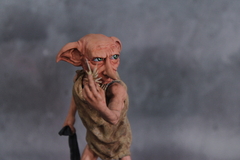 Estatua Dobby na internet