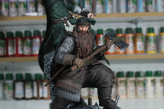 Estatua Gimli com Legolas na internet