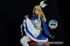 Estatua Alice no Pais das Maravilhas na internet