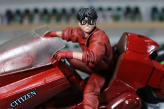 Estátua Kaneda akira na internet