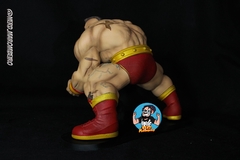 Estatua Zangief Street Fighter na internet