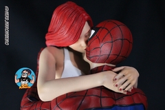 Imagem do Estatua Spiderman e MJ