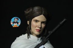 Busto Princesa Leia Organa na internet