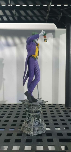 Estatua Coringa na internet