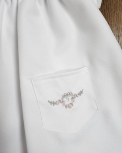 Imagem do Vestido Branco com Bordado Floral